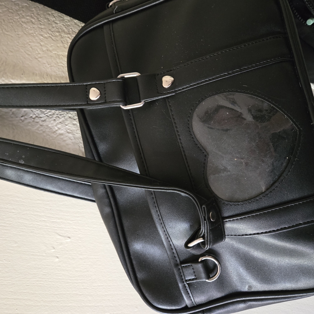 Black Heart Detail Shoulder Bag
